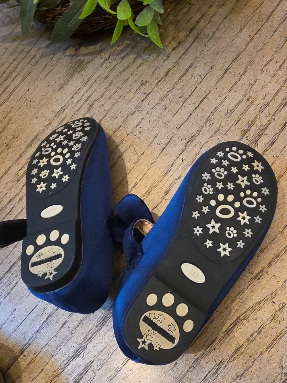 Kids Bow Mary Jane Shoes in Navy and White Size 10